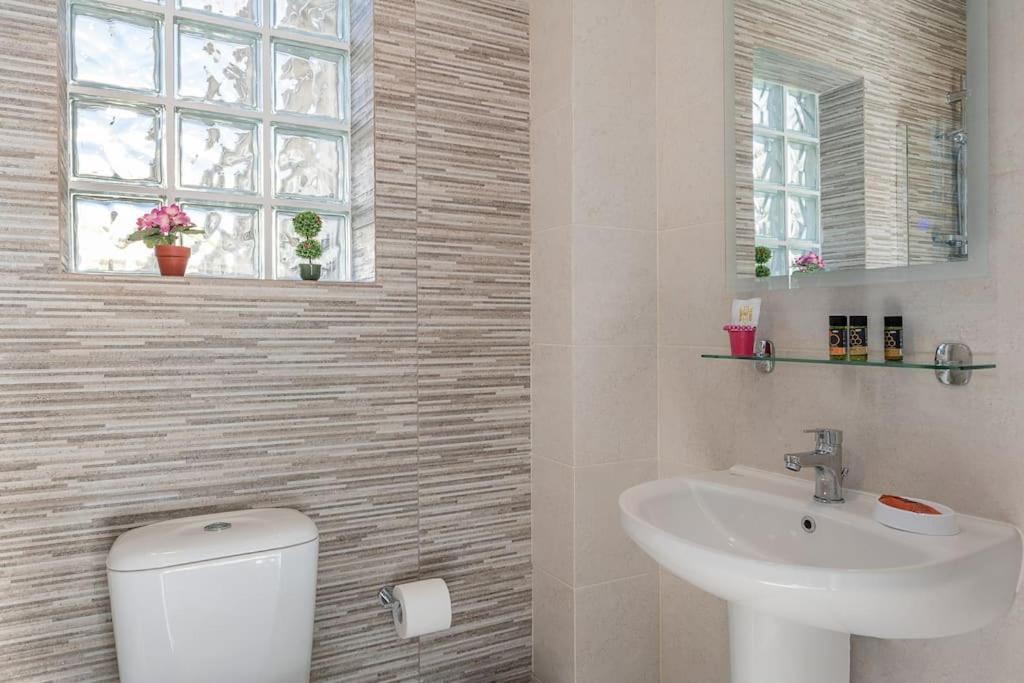 M City Apartments, Garden 2 Chania  Bagian luar foto